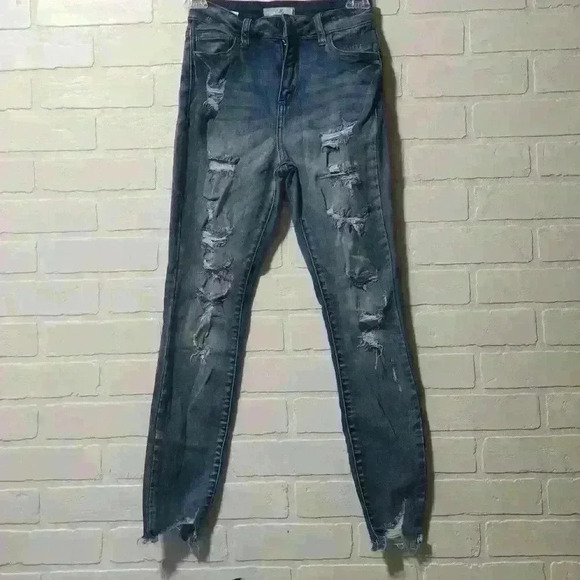 Cello Ripped/Distressed Jeans Size: 00/23 #0057 - Picture 1 of 8